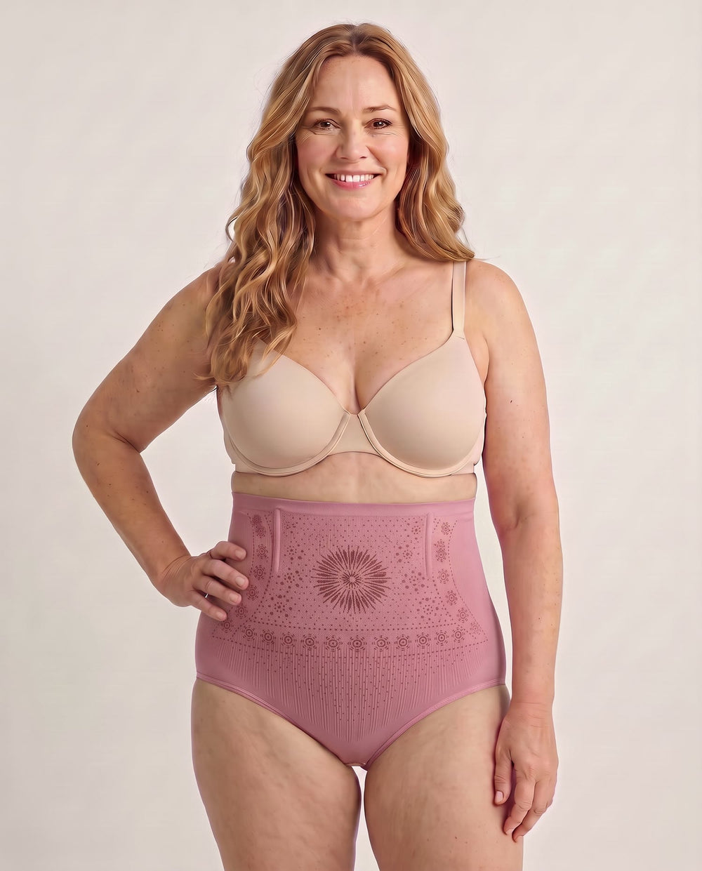 Vrouw in de HighFitPro roze, vooraanzicht